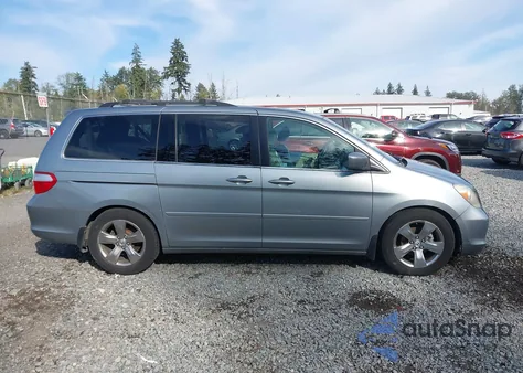 2006 Honda Odyssey Touring z USA, uszkodzony, nr VIN 5FNRL38826B079319